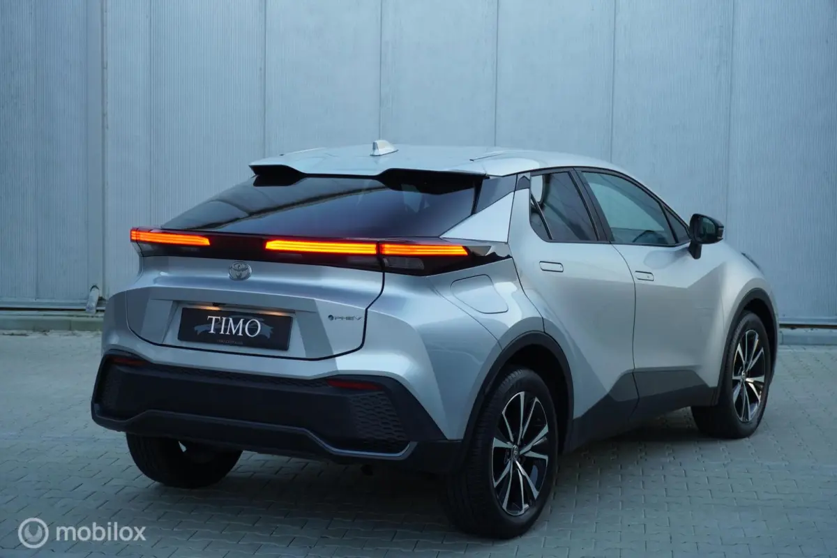 2.0 Plug-in Hybrid 220 Dynamic