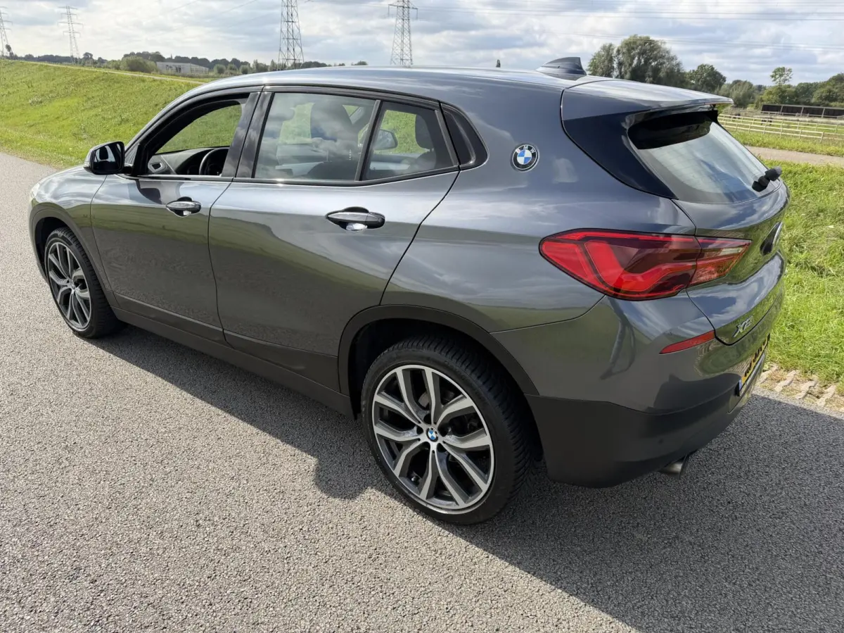 sDrive18i autom led clima navi cruise lmv 104,410km