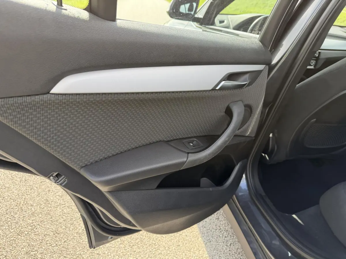 sDrive18i autom led clima navi cruise lmv 104,410km