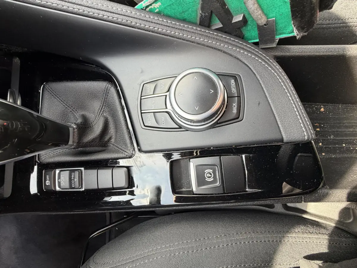 sDrive18i autom led clima navi cruise lmv 104,410km