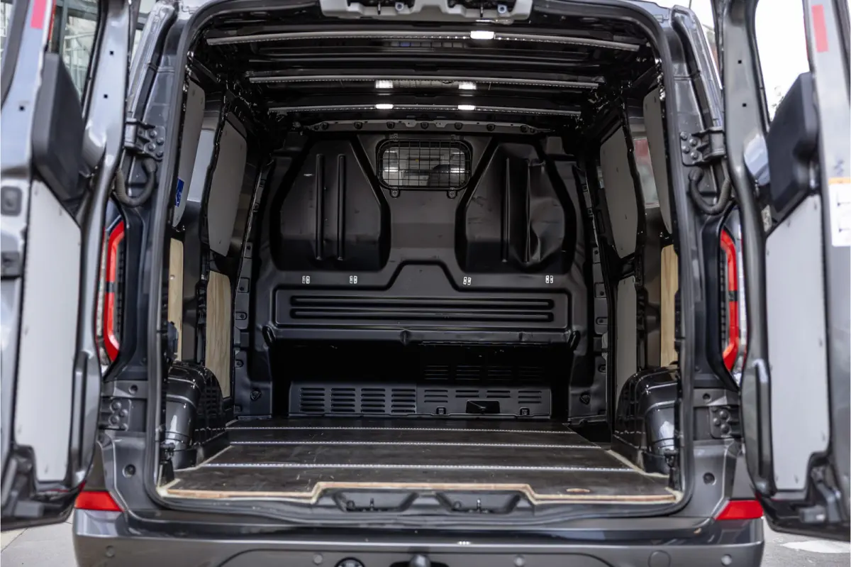 320 2.0 TDCI 170 PK Sport AWD | ACC | 360 Camera | Trekhaak | Blind Spot | Elek stoelen | CarPlay | Camera | Stoelverwarming | DAB | 3-Zitter | Dealer onderhouden | BPM Vrij