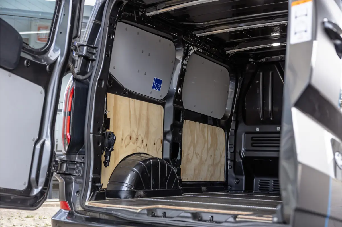320 2.0 TDCI 170 PK Sport AWD | ACC | 360 Camera | Trekhaak | Blind Spot | Elek stoelen | CarPlay | Camera | Stoelverwarming | DAB | 3-Zitter | Dealer onderhouden | BPM Vrij