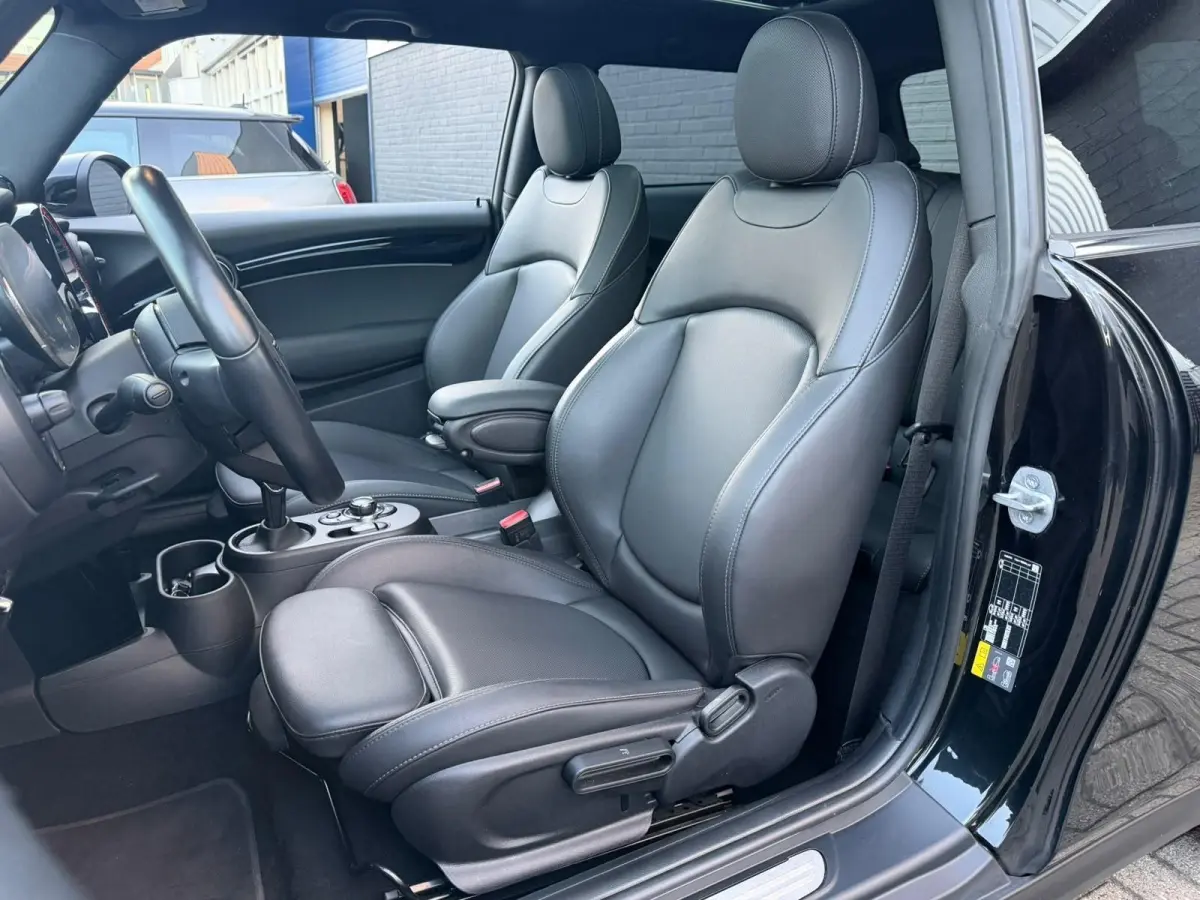 Classic 33 kWh | PANO | Keyless | SOH 97.0% |