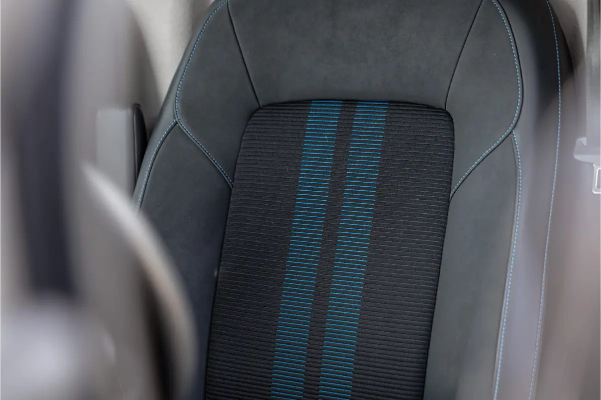 300 2.0 TDCI L2H1 Sport | L+R Schuifdeur | Bang & Olufsen | ACC | Blind Spot | Elek stoelen | CarPlay | Navigatie | LED | DAB | Stoelverwarming | Trekhaak | Dealer onderhouden | Verlengde fa