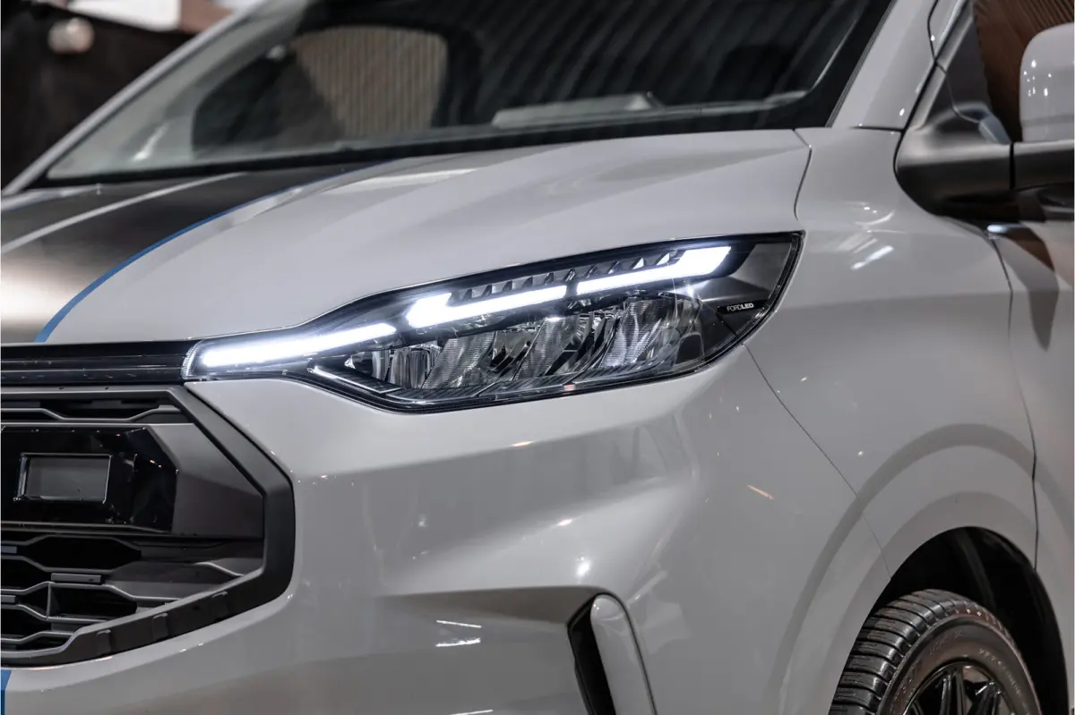 300 2.0 TDCI L2H1 Sport | L+R Schuifdeur | Bang & Olufsen | ACC | Blind Spot | Elek stoelen | CarPlay | Navigatie | LED | DAB | Stoelverwarming | Trekhaak | Dealer onderhouden | Verlengde fa