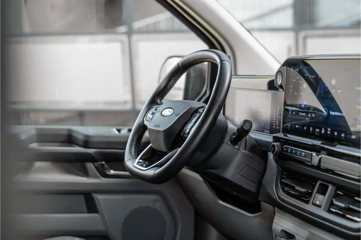 300 2.0 TDCI L2H1 Sport | L+R Schuifdeur | Bang & Olufsen | ACC | Blind Spot | Elek stoelen | CarPlay | Navigatie | LED | DAB | Stoelverwarming | Trekhaak | Dealer onderhouden | Verlengde fa