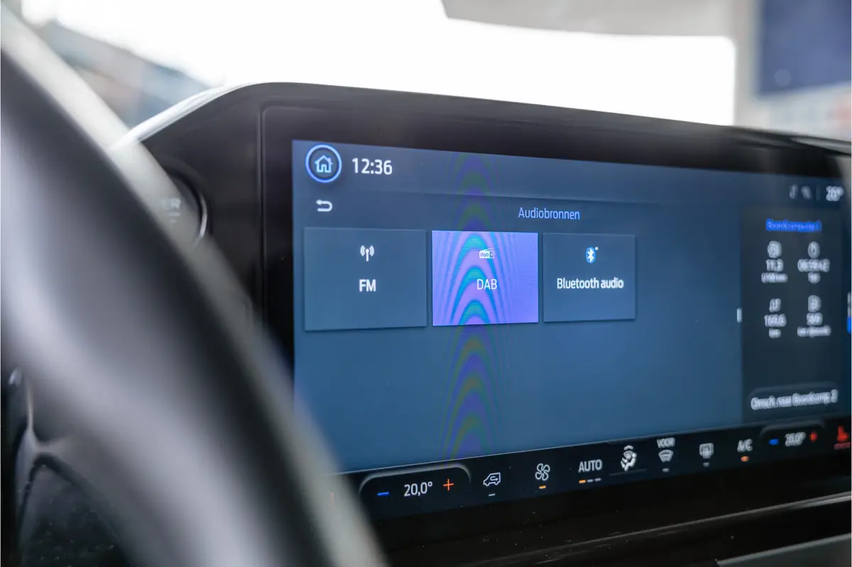 300 2.0 TDCI L2H1 Sport | L+R Schuifdeur | Bang & Olufsen | ACC | Blind Spot | Elek stoelen | CarPlay | Navigatie | LED | DAB | Stoelverwarming | Trekhaak | Dealer onderhouden | Verlengde fa