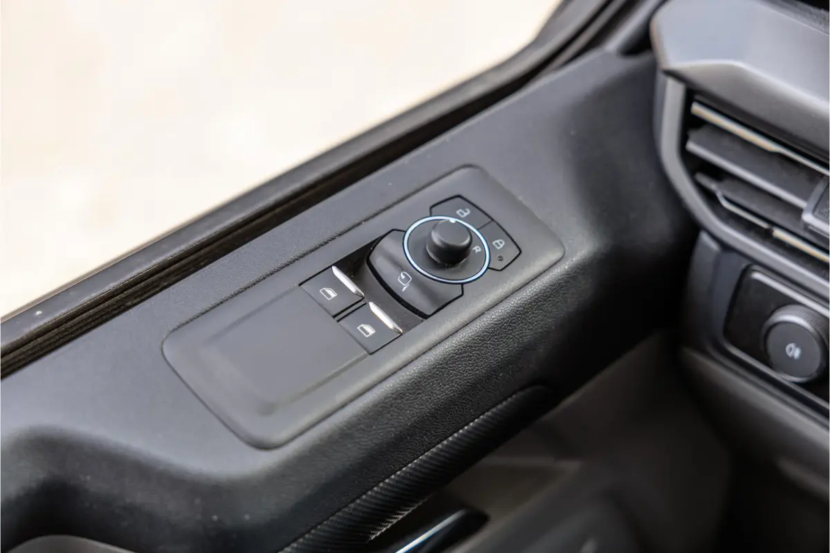 300 2.0 TDCI L2H1 Sport | L+R Schuifdeur | Bang & Olufsen | ACC | Blind Spot | Elek stoelen | CarPlay | Navigatie | LED | DAB | Stoelverwarming | Trekhaak | Dealer onderhouden | Verlengde fa