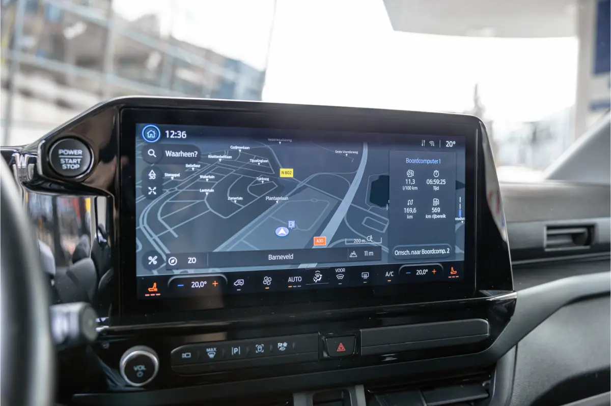 300 2.0 TDCI L2H1 Sport | L+R Schuifdeur | Bang & Olufsen | ACC | Blind Spot | Elek stoelen | CarPlay | Navigatie | LED | DAB | Stoelverwarming | Trekhaak | Dealer onderhouden | Verlengde fa