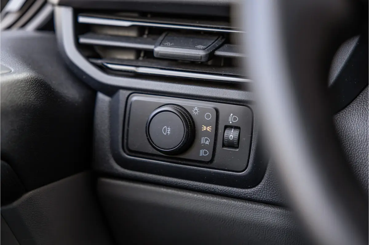 300 2.0 TDCI L2H1 Sport | L+R Schuifdeur | Bang & Olufsen | ACC | Blind Spot | Elek stoelen | CarPlay | Navigatie | LED | DAB | Stoelverwarming | Trekhaak | Dealer onderhouden | Verlengde fa
