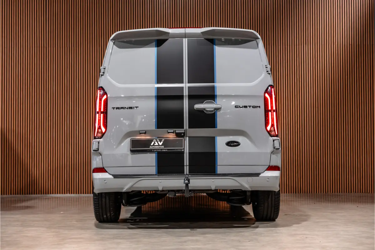300 2.0 TDCI L2H1 Sport | L+R Schuifdeur | Bang & Olufsen | ACC | Blind Spot | Elek stoelen | CarPlay | Navigatie | LED | DAB | Stoelverwarming | Trekhaak | Dealer onderhouden | Verlengde fa