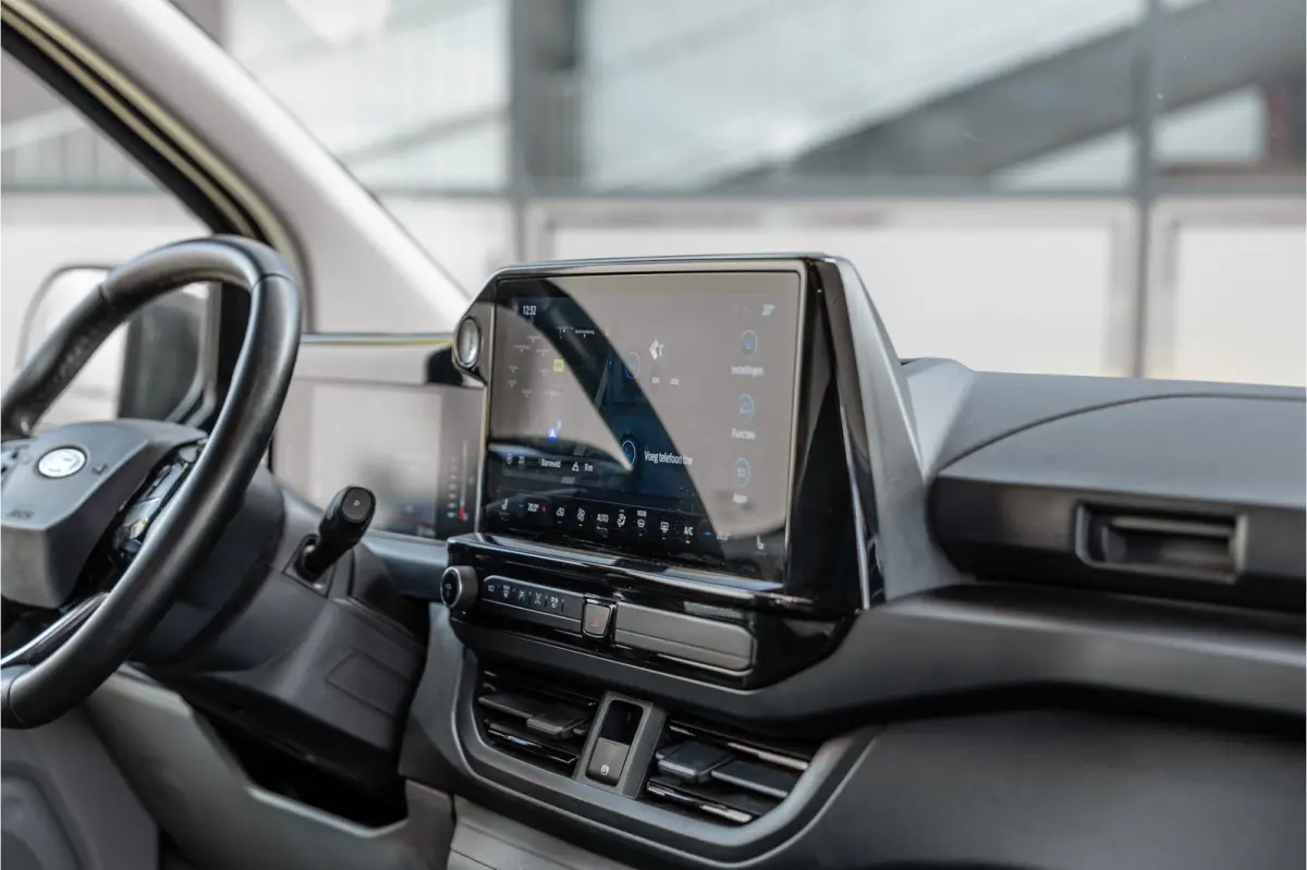 300 2.0 TDCI L2H1 Sport | L+R Schuifdeur | Bang & Olufsen | ACC | Blind Spot | Elek stoelen | CarPlay | Navigatie | LED | DAB | Stoelverwarming | Trekhaak | Dealer onderhouden | Verlengde fa
