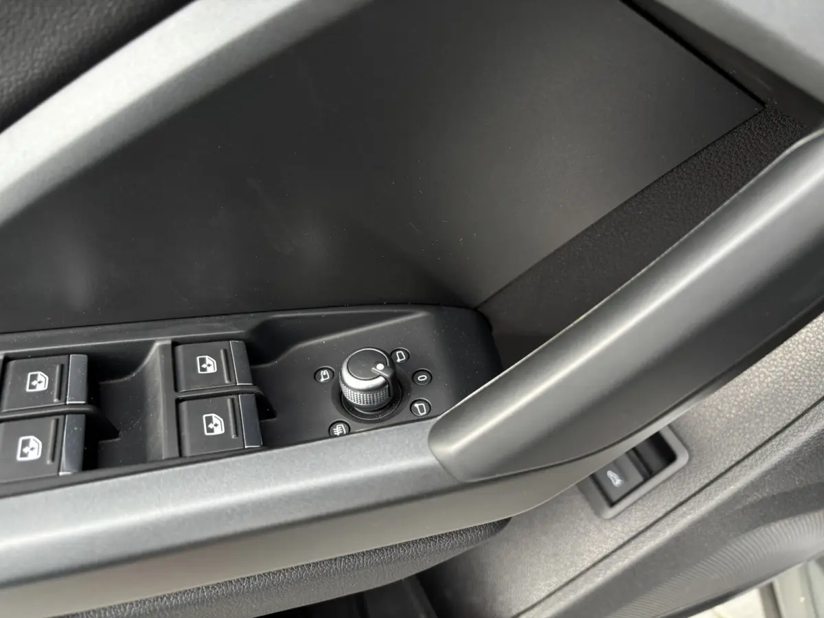 35 TFSI S-line Chronos grey