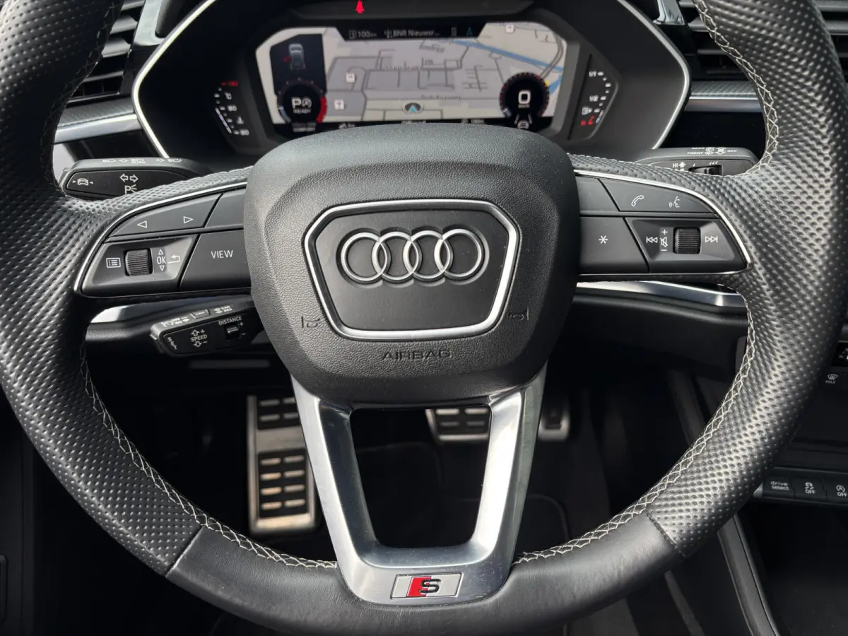 35 TFSI S-line Chronos grey