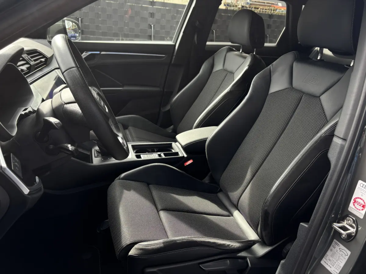 35 TFSI S-line Chronos grey