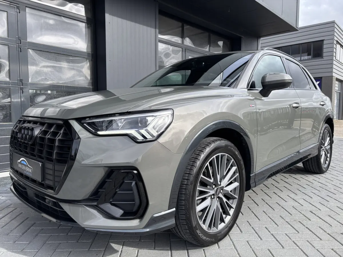 35 TFSI S-line Chronos grey