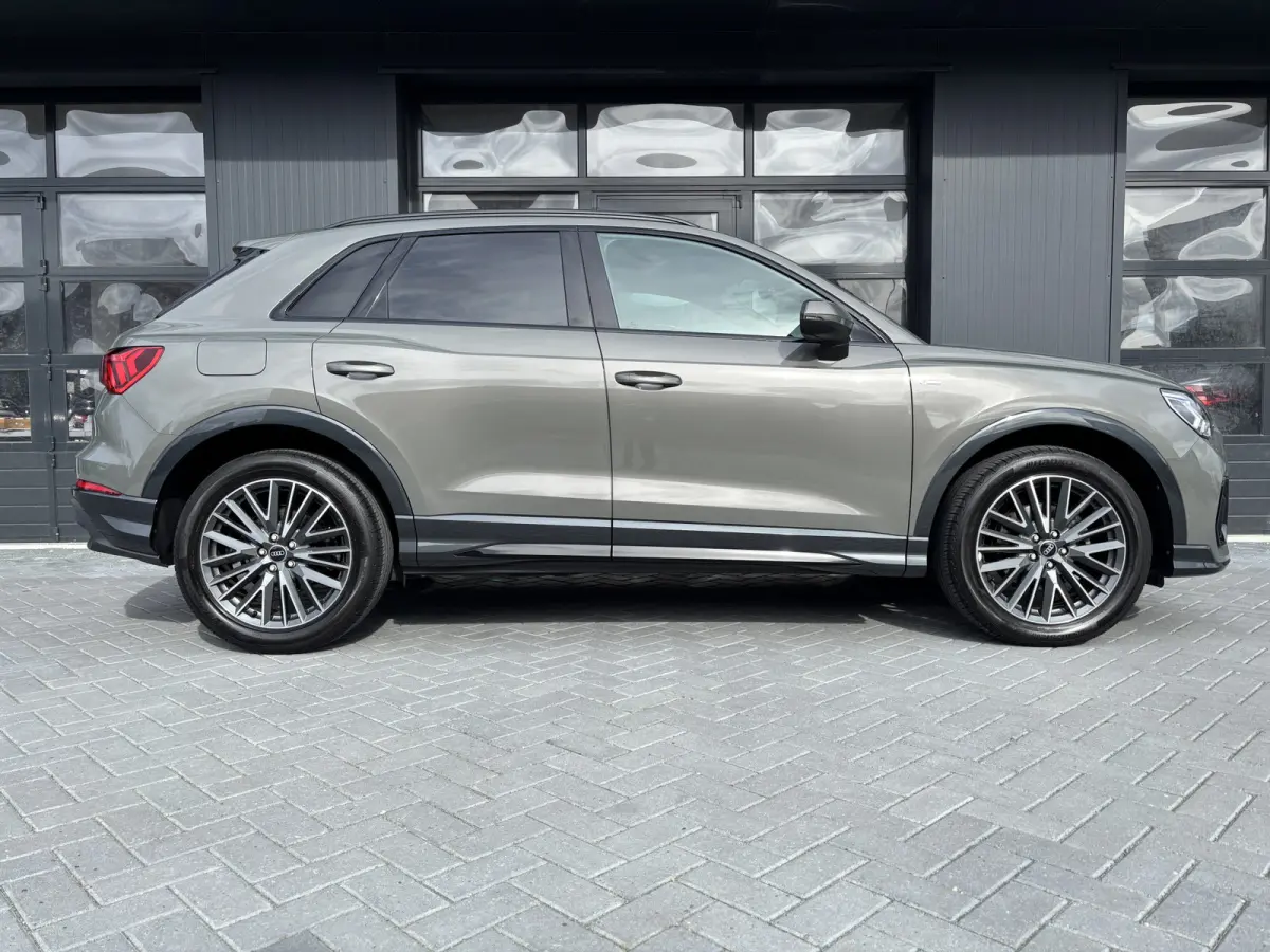 35 TFSI S-line Chronos grey
