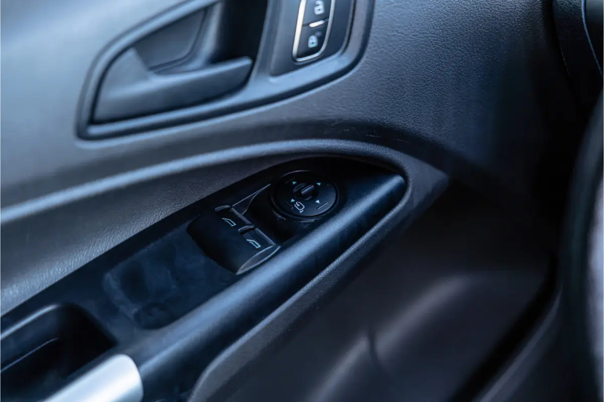 1.0 Ecoboost L2 | Cruise control | 3-Zitter | Stoelverwarming | PDC V+A | MF Stuur | Airco | Trekhaak | Elek spiegels | DAB | Nieuwe APK