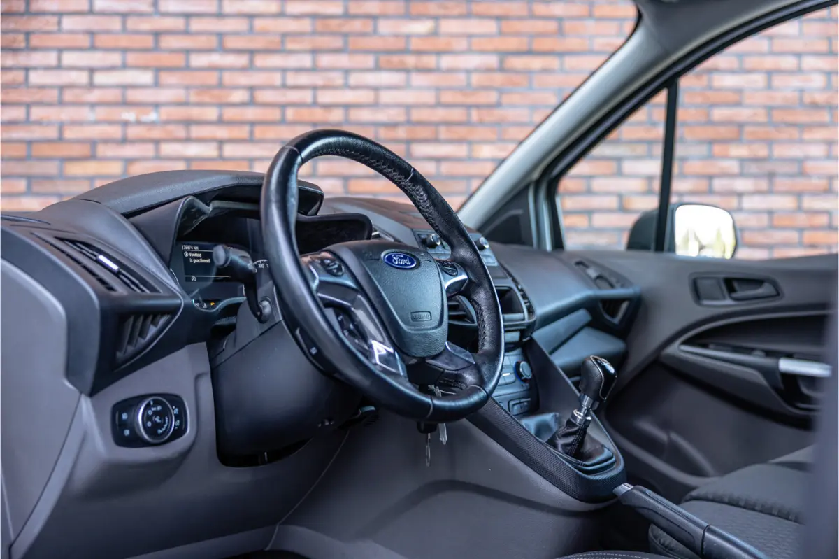 1.0 Ecoboost L2 | Cruise control | 3-Zitter | Stoelverwarming | PDC V+A | MF Stuur | Airco | Trekhaak | Elek spiegels | DAB | Nieuwe APK
