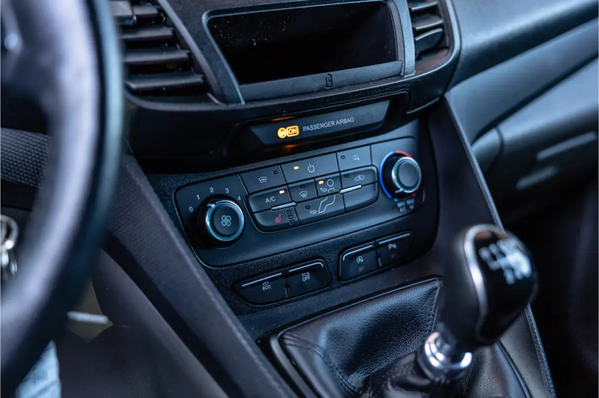1.0 Ecoboost L2 | Cruise control | 3-Zitter | Stoelverwarming | PDC V+A | MF Stuur | Airco | Trekhaak | Elek spiegels | DAB | Nieuwe APK