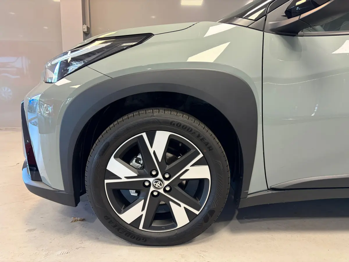 Hybrid 115 Pulse | Camera | Stoelverwarming | Parkeersensoren | Climate control |