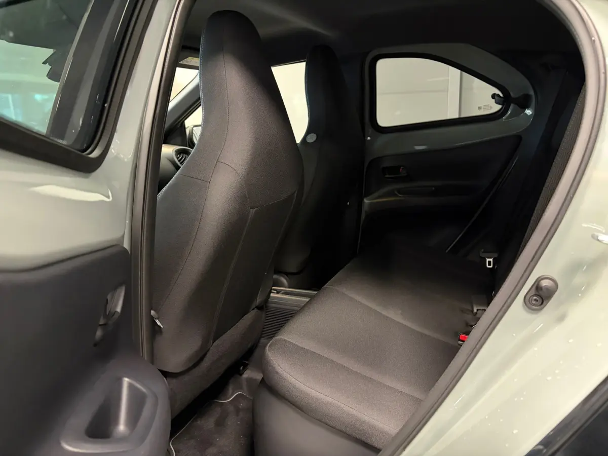 Hybrid 115 Pulse | Camera | Stoelverwarming | Parkeersensoren | Climate control |
