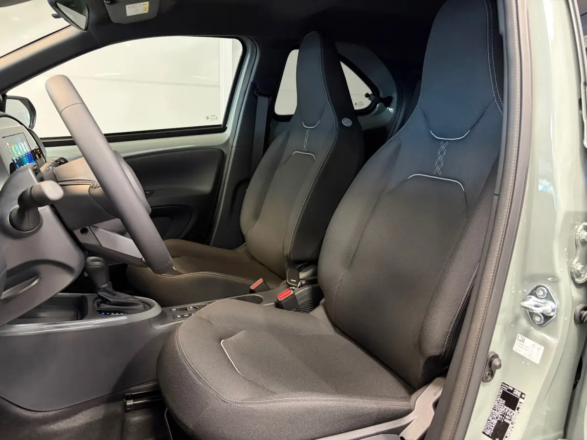 Hybrid 115 Pulse | Camera | Stoelverwarming | Parkeersensoren | Climate control |