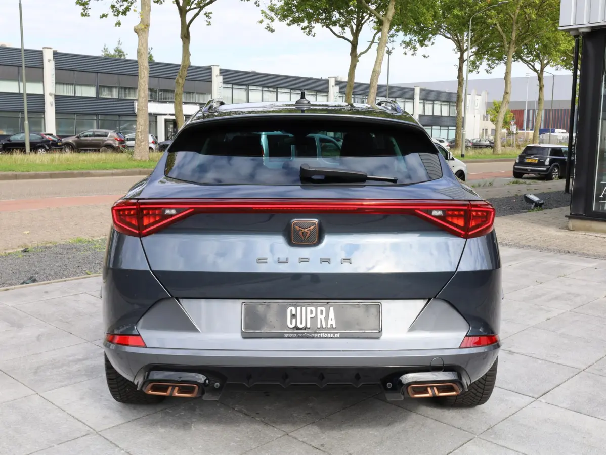 1.4 e-Hybrid 204PK | Keyless | Carplay/Android | Getint Glas | Adaptive Cruise | Virtual | 18"Inch |