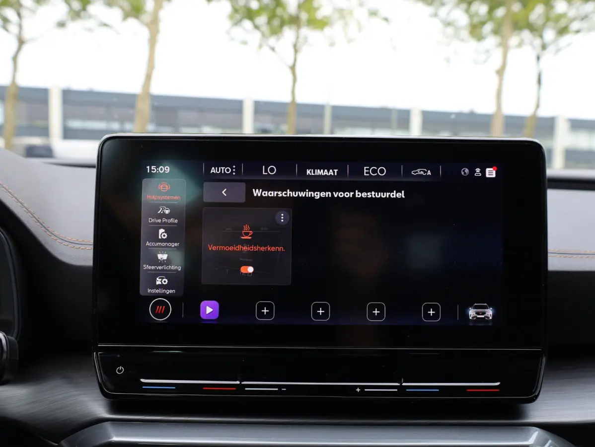 1.4 e-Hybrid 204PK | Keyless | Carplay/Android | Getint Glas | Adaptive Cruise | Virtual | 18"Inch |
