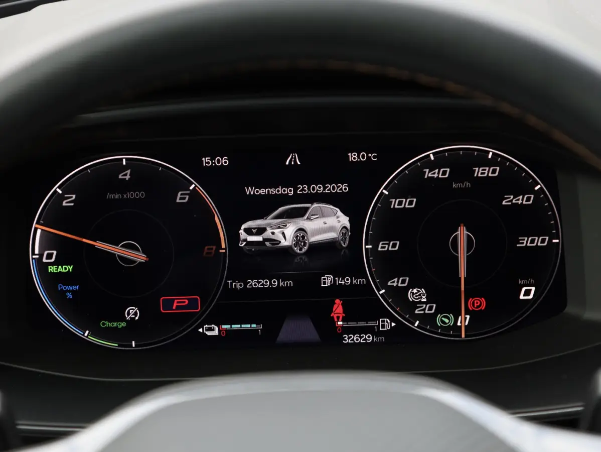1.4 e-Hybrid 204PK | Keyless | Carplay/Android | Getint Glas | Adaptive Cruise | Virtual | 18"Inch |