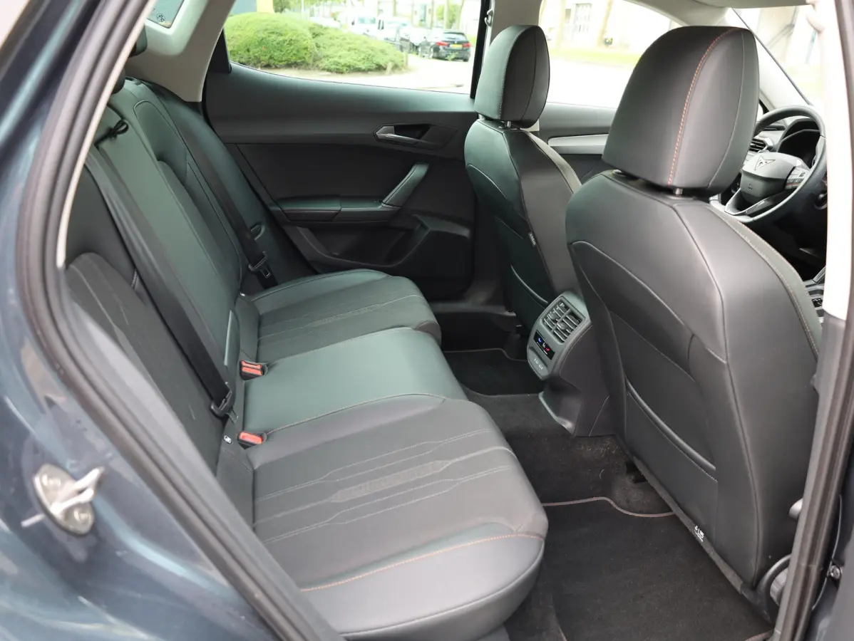 1.4 e-Hybrid 204PK | Keyless | Carplay/Android | Getint Glas | Adaptive Cruise | Virtual | 18"Inch |