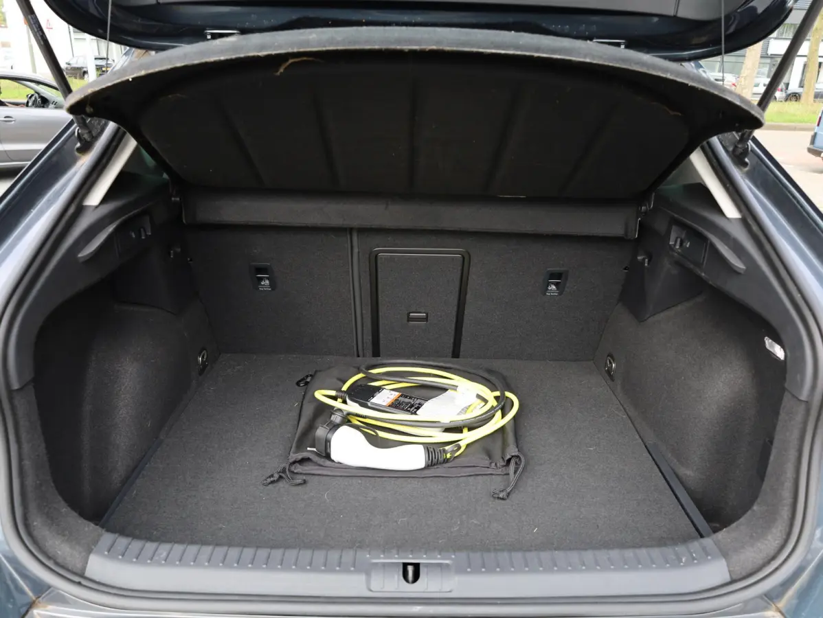 1.4 e-Hybrid 204PK | Keyless | Carplay/Android | Getint Glas | Adaptive Cruise | Virtual | 18"Inch |