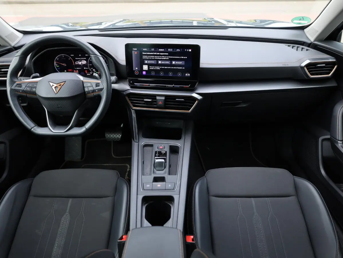 1.4 e-Hybrid 204PK | Keyless | Carplay/Android | Getint Glas | Adaptive Cruise | Virtual | 18"Inch |