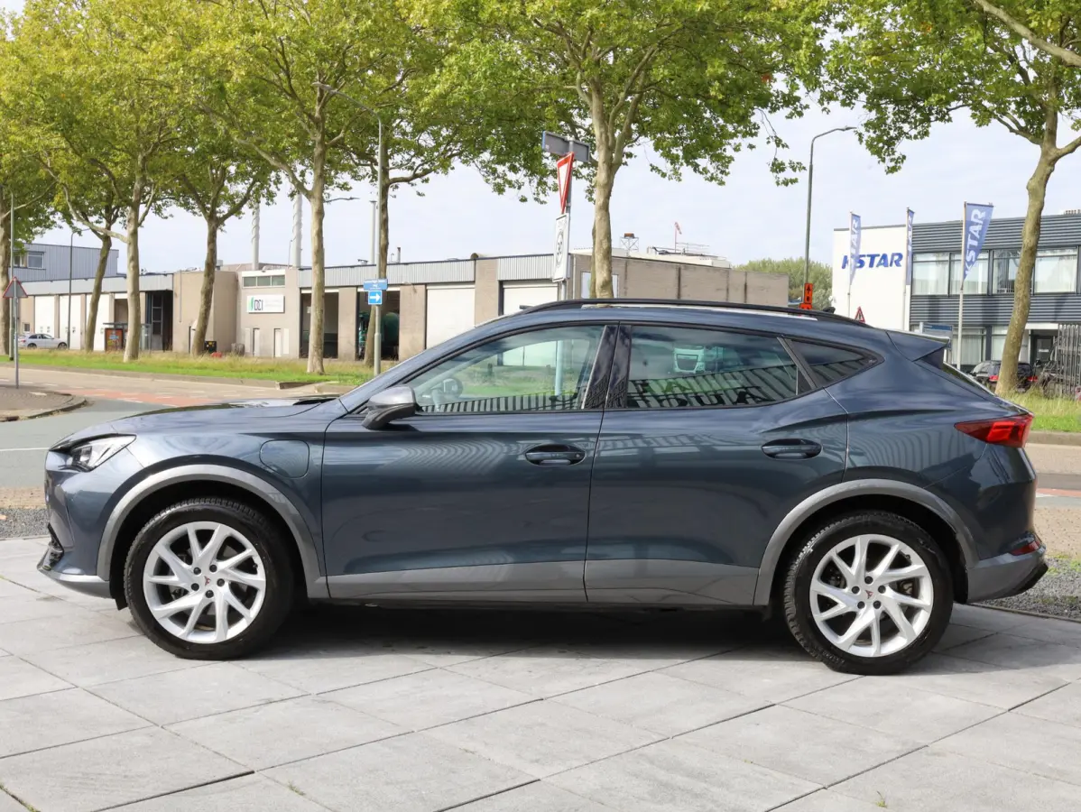1.4 e-Hybrid 204PK | Keyless | Carplay/Android | Getint Glas | Adaptive Cruise | Virtual | 18"Inch |