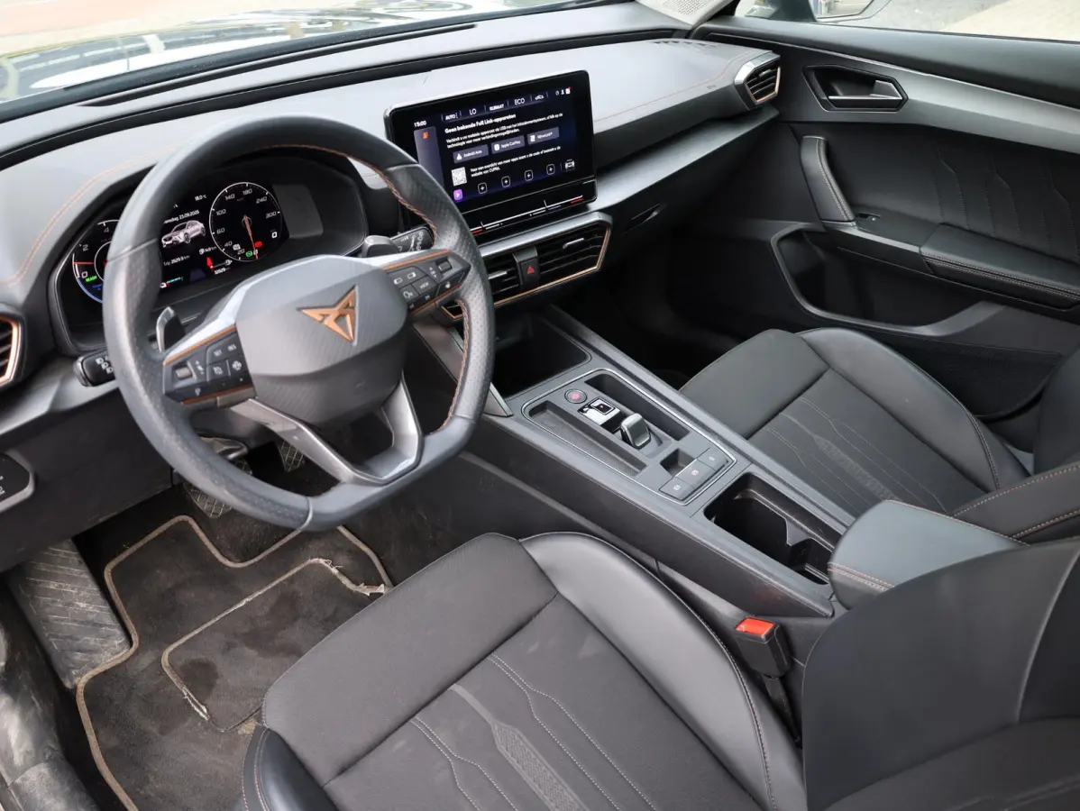 1.4 e-Hybrid 204PK | Keyless | Carplay/Android | Getint Glas | Adaptive Cruise | Virtual | 18"Inch |