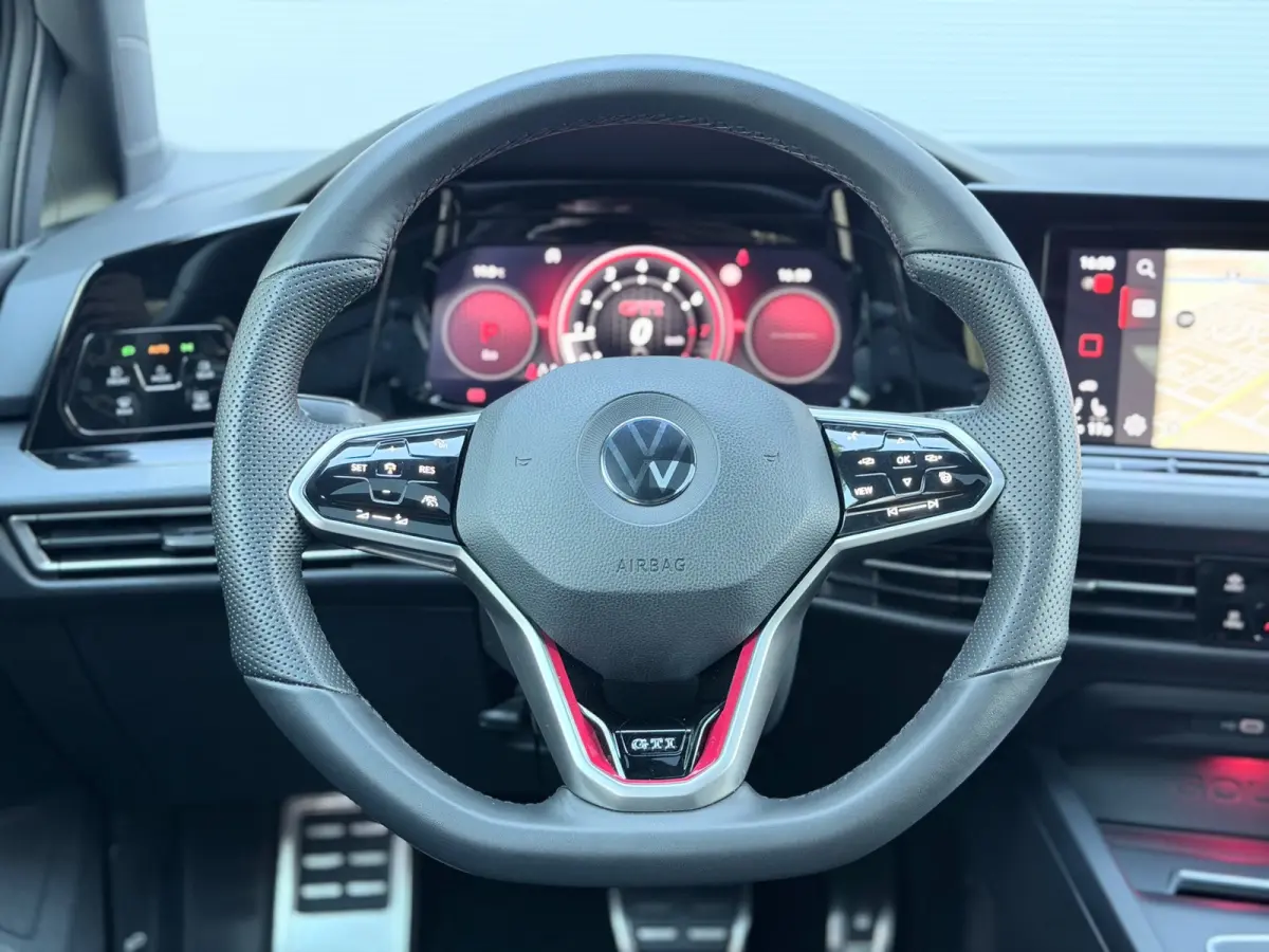 2.0 TSI GTI Pano/Matrix/Camera