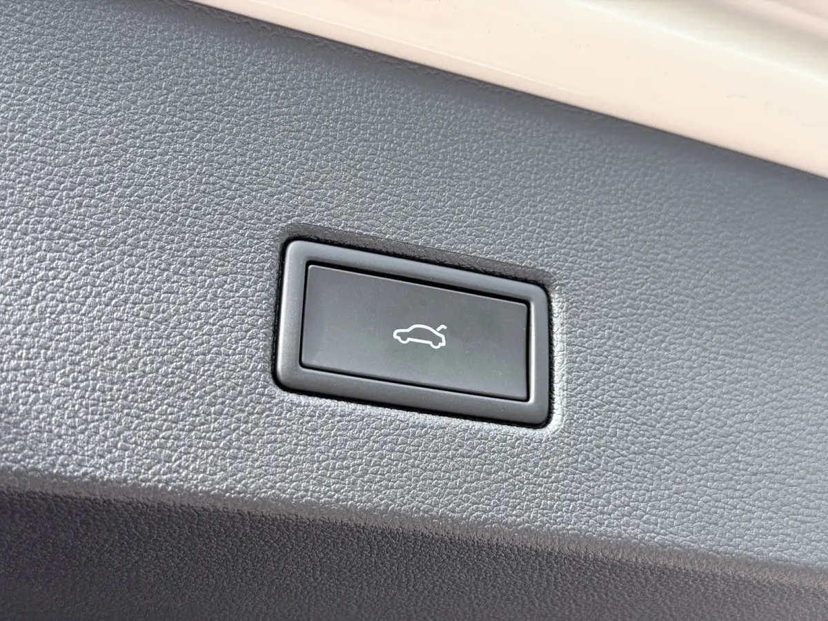 1.5 TSI R-Line Pano/Keyless/Camera