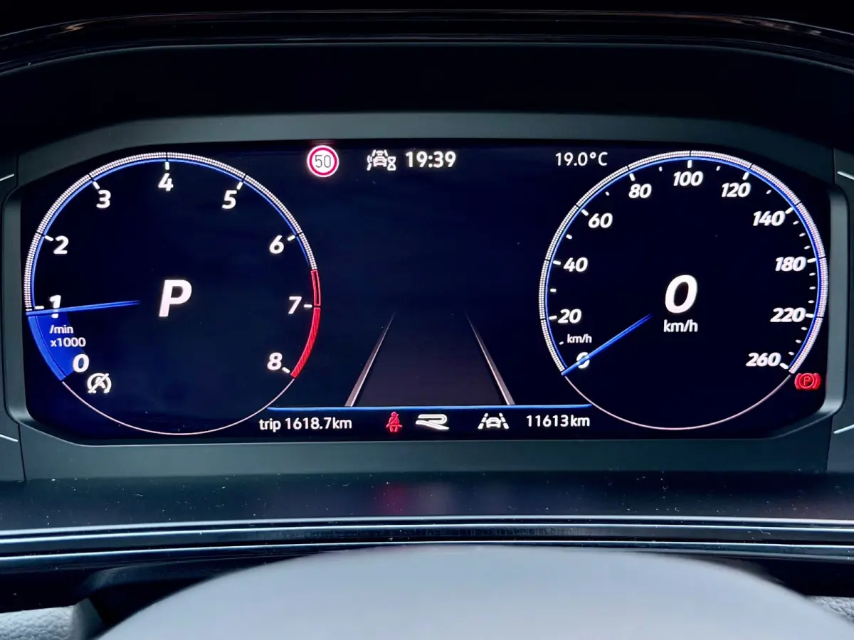 1.5 TSI R-Line Pano/Keyless/Camera