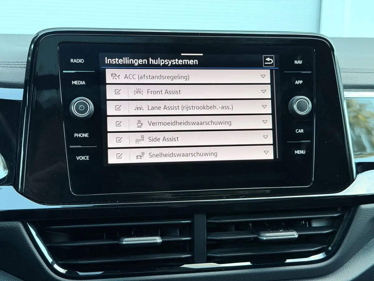 1.5 TSI R-Line Pano/Keyless/Camera