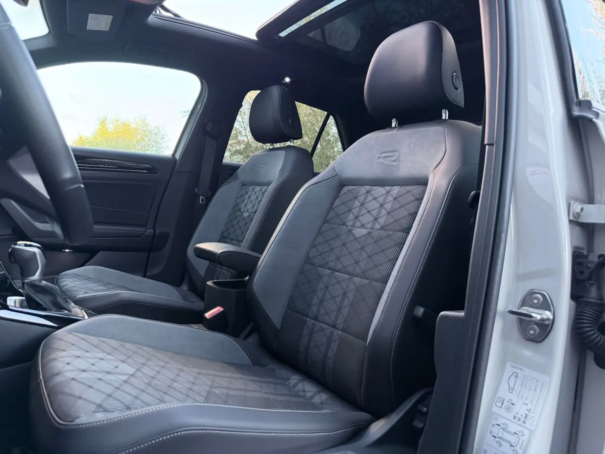 1.5 TSI R-Line Pano/Keyless/Camera