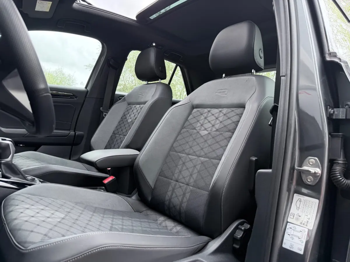 1.5 TSI R-Line Pano/Keyless/Camera