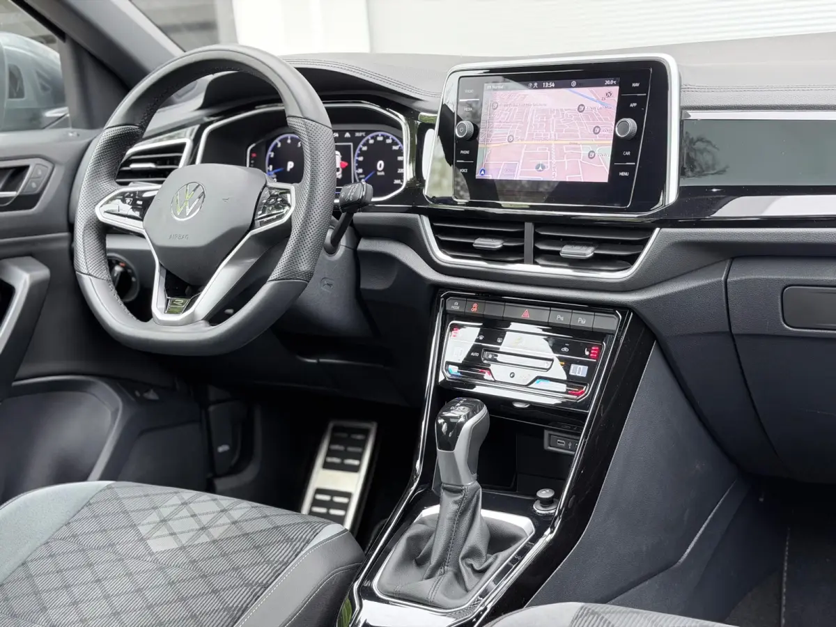 1.5 TSI R-Line Pano/Keyless/Camera