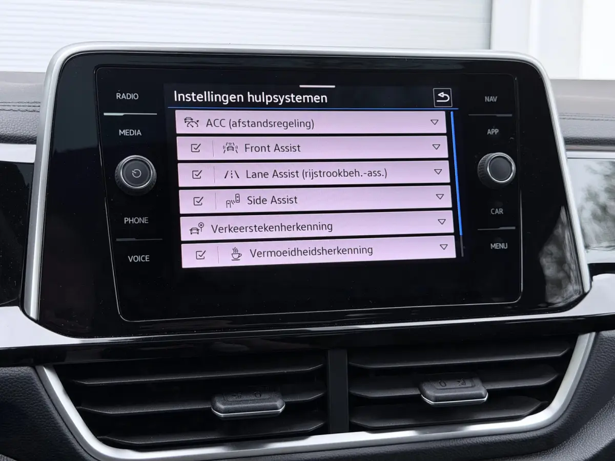 1.5 TSI R-Line Pano/Keyless/Camera