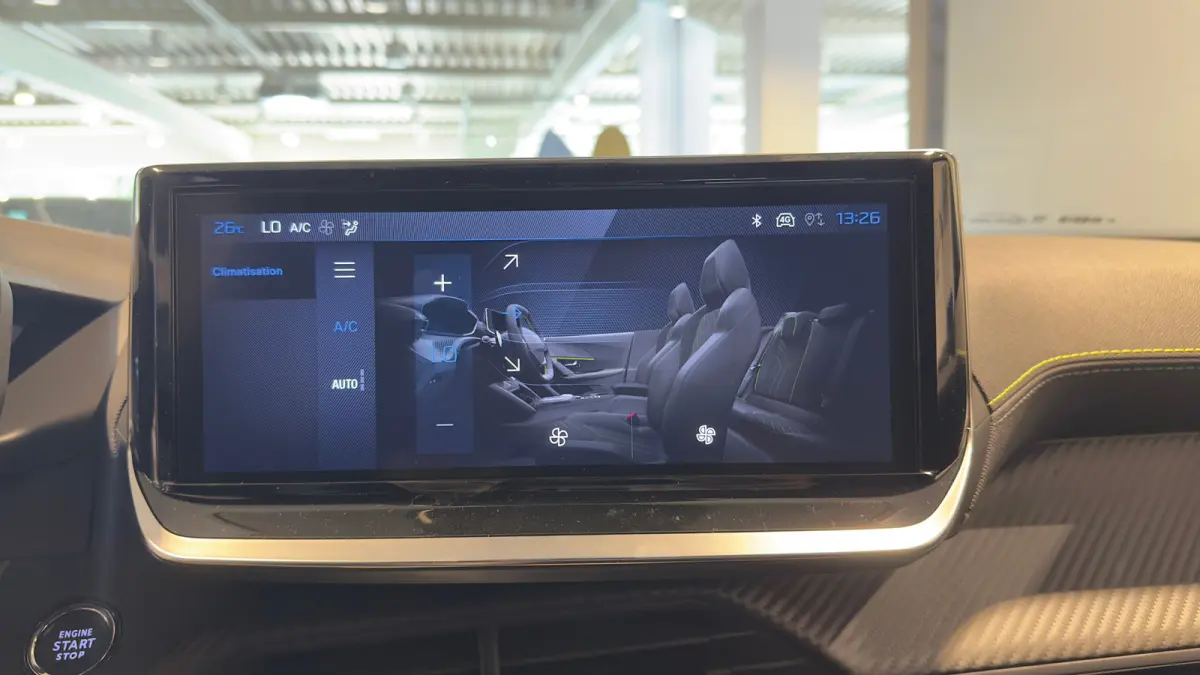 GT | Active Safety Brake met camera en radar (automatisch noodremsysteem) met Distance Alert (waarschuwing dreigende aanrijding) | Advanced Active Safety Brake met camera en radar | Climate 