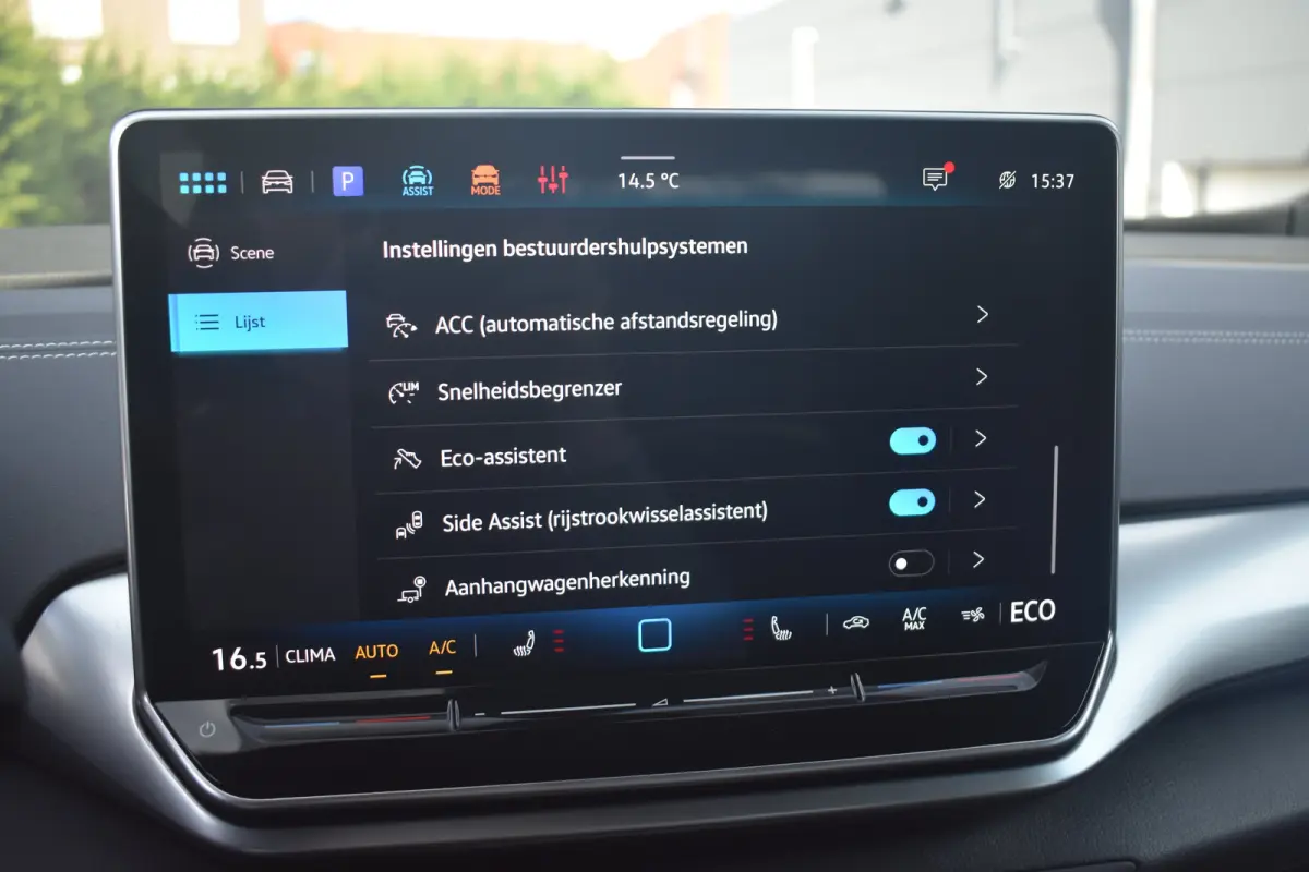 Pro Limited Edition | 'App-Connect' draadloze smartphone integratie | Achterbank in ongelijke delen neerklapbaar incl. middenarmsteun en doorlaadmogelijkheid | Afstandscontrolesysteem (Front