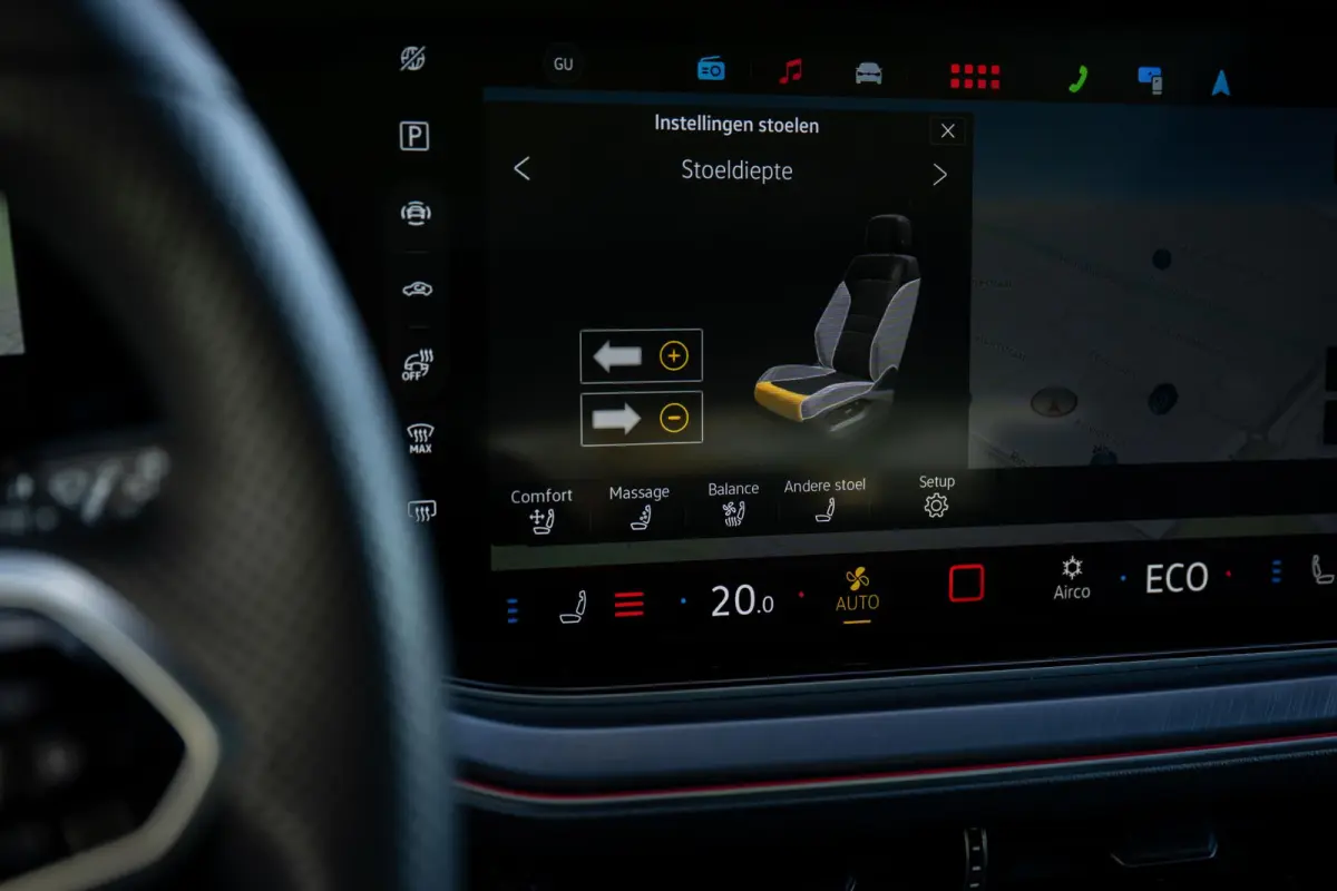 3.0 TSI eHybrid R 4M Puglia MATLAK DynAudio