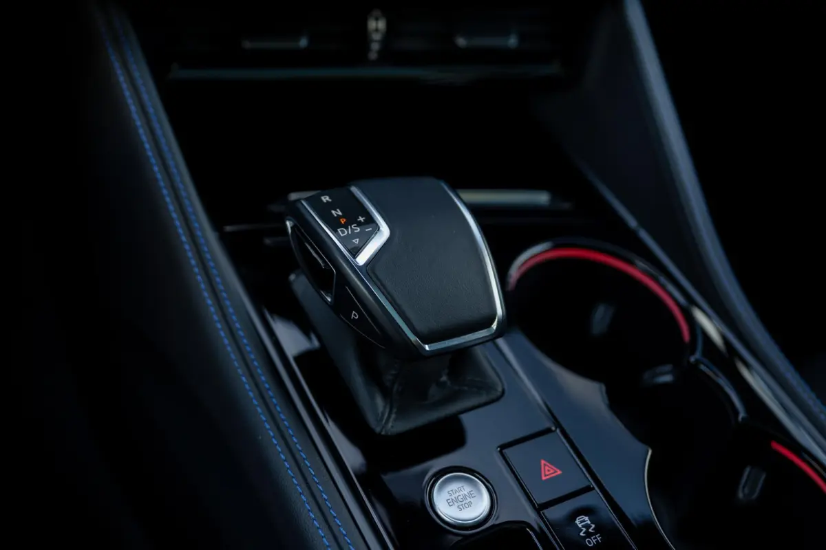 3.0 TSI eHybrid R 4M Puglia MATLAK DynAudio