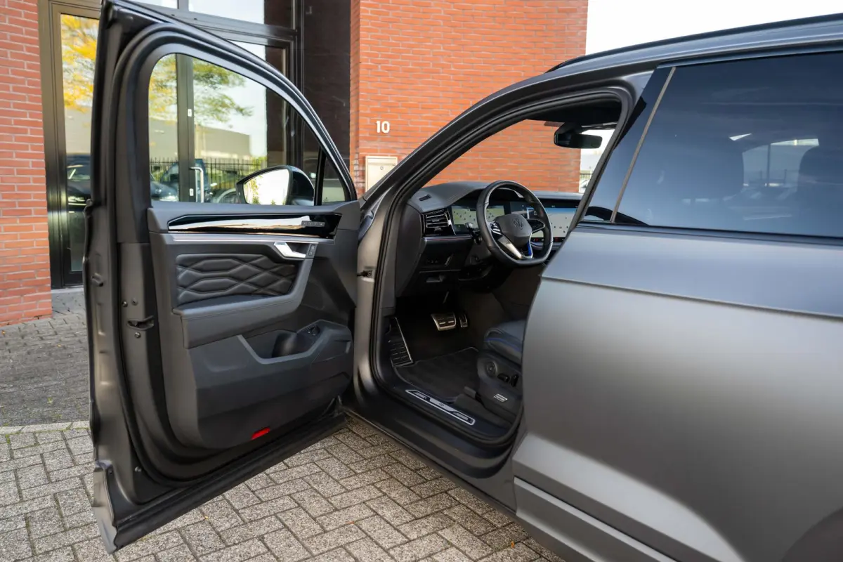 3.0 TSI eHybrid R 4M Puglia MATLAK DynAudio