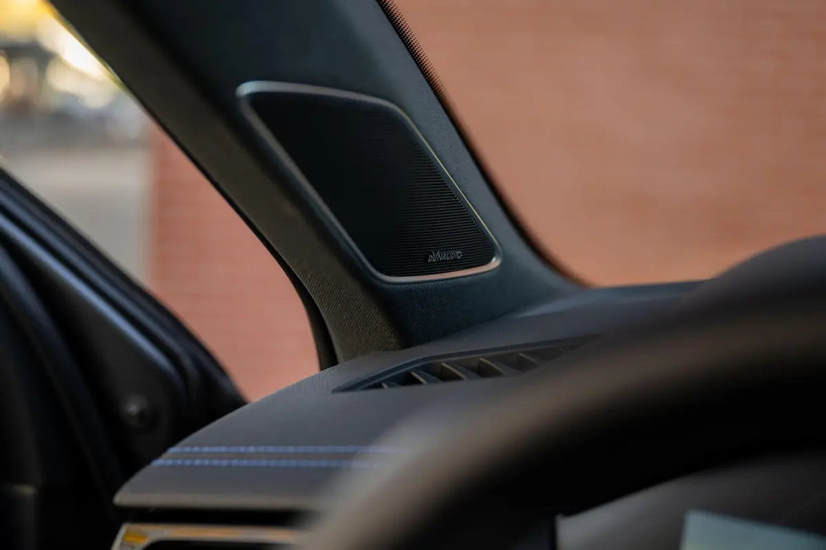 3.0 TSI eHybrid R 4M Puglia MATLAK DynAudio