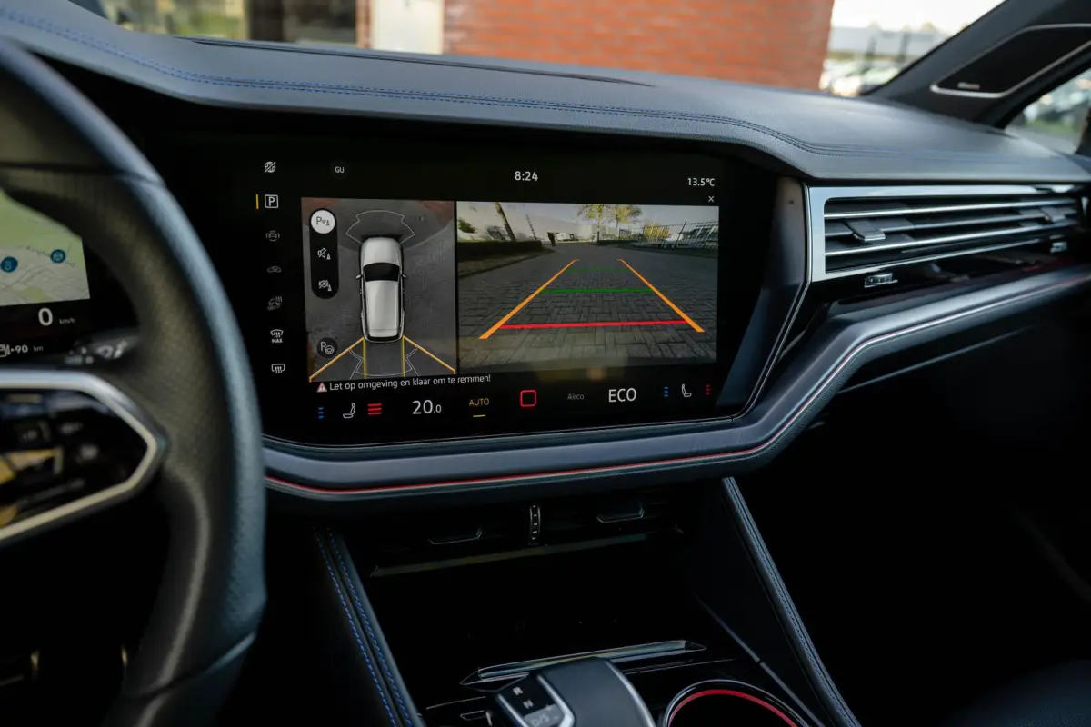 3.0 TSI eHybrid R 4M Puglia MATLAK DynAudio